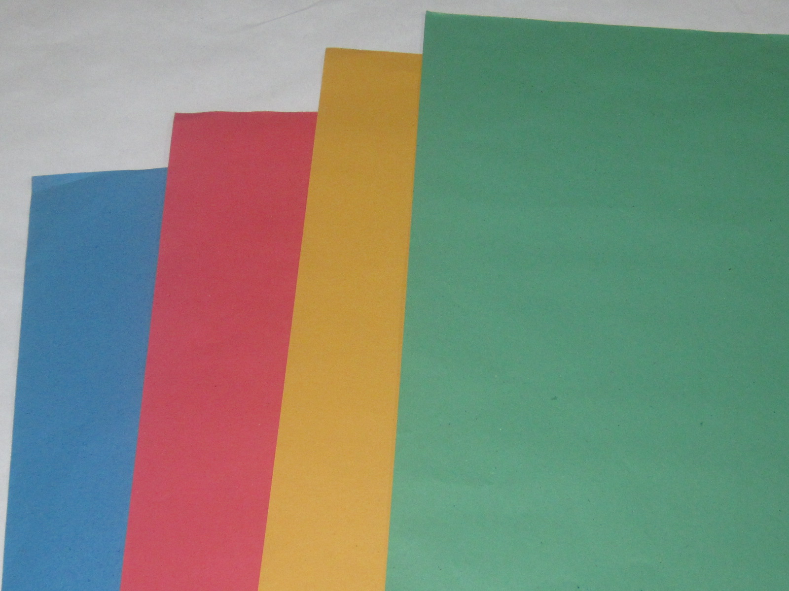 PAPEL MANILA AMARILLO 70 X 95                               